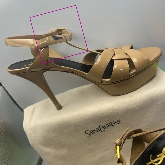 Saint Laurent Tribute platform sandals in a nude patent leather finish. Size 38 - Picture 6 of 10